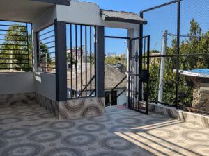 8 Edificio de 7 estudios rentados en Los Frailes II