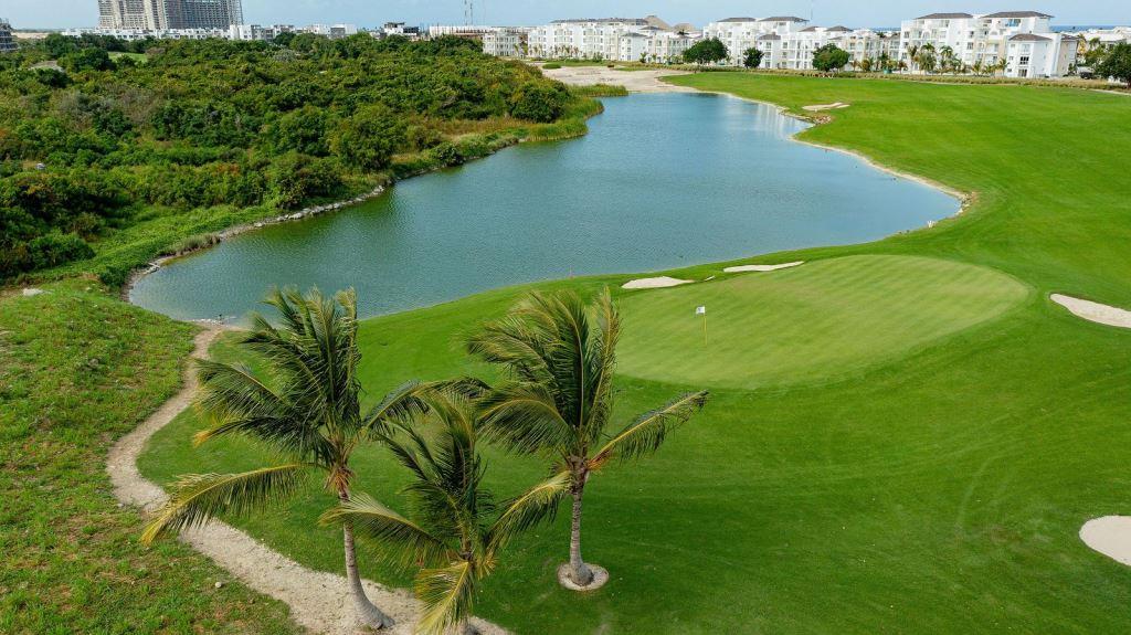 Hard Rock Golf Club en Cana Bay, campo de 18 hoyos para quienes buscan invertir en Punta Cana